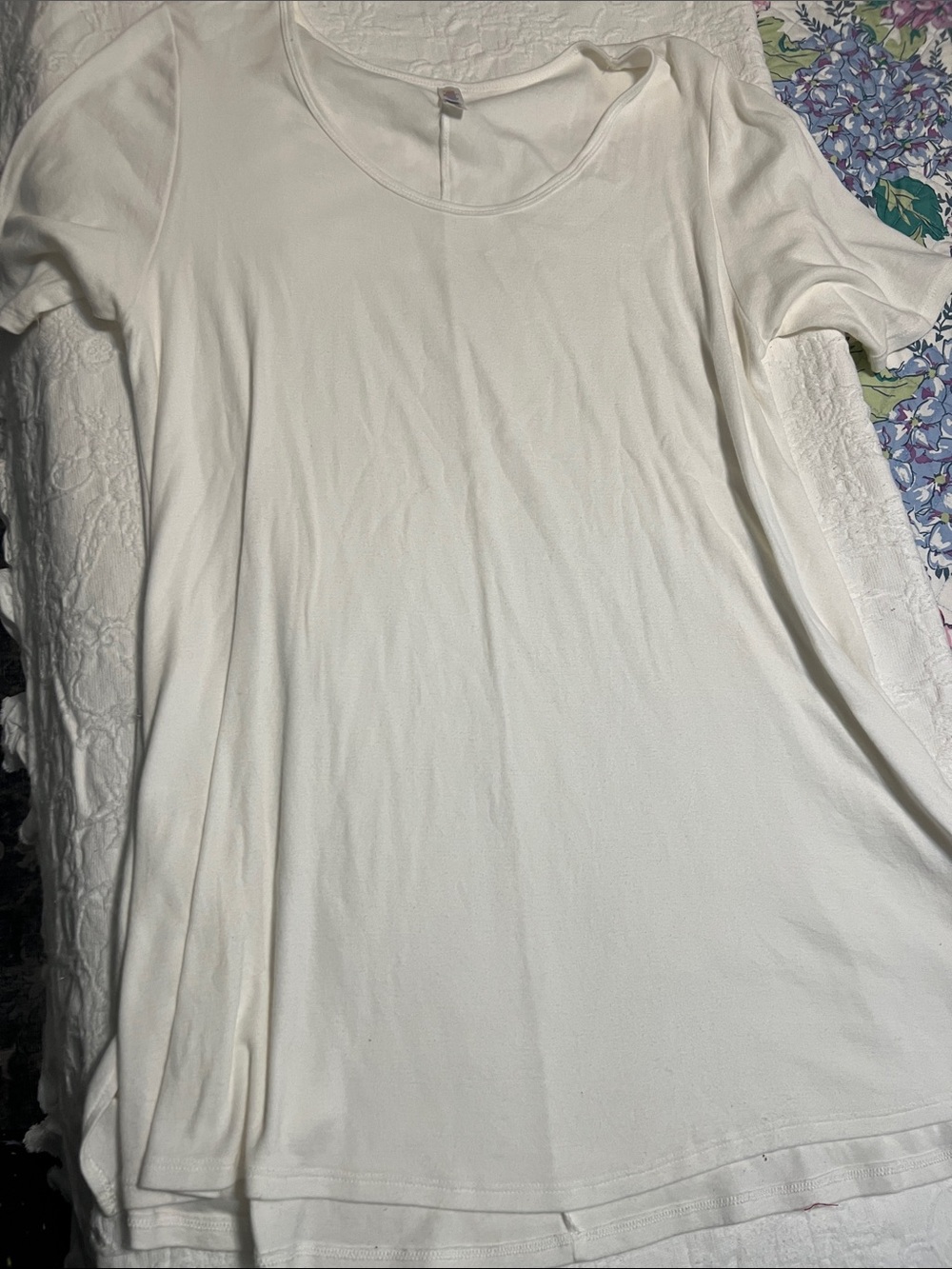 LuLaRoe Cream Short Sleeve Tunic Top